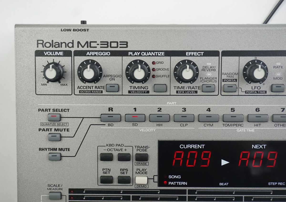 Roland MC-303 Groovebox EDM 90's Dance Music Drum Machine