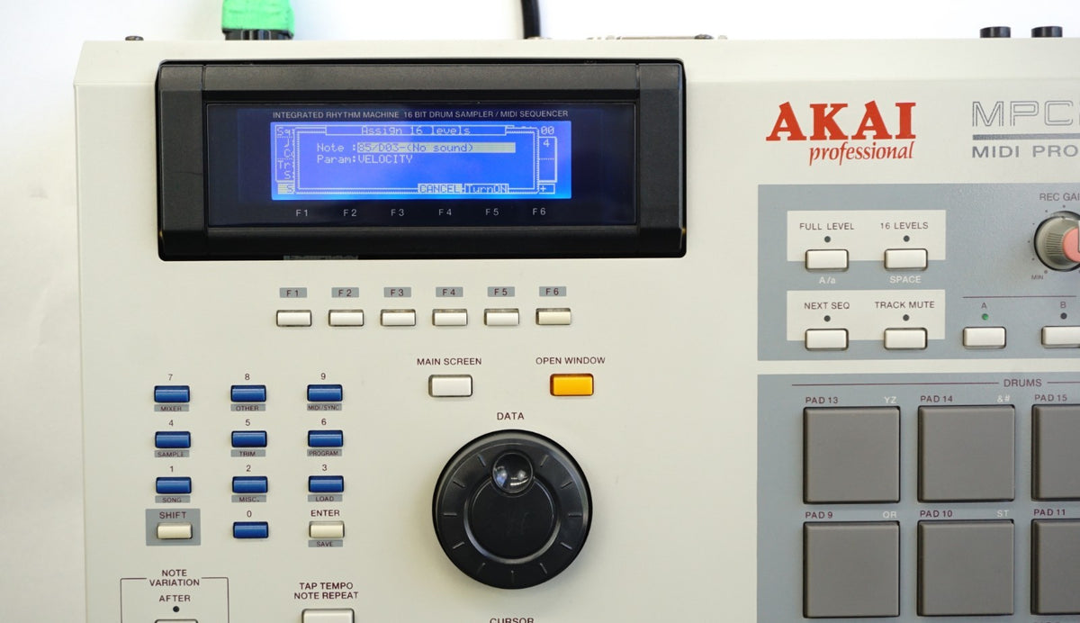 AKAI MPC2000XL MIDIプロダクションセンター Akai MPC2000XL MIDI Production Center Sampler Sequencer Drum