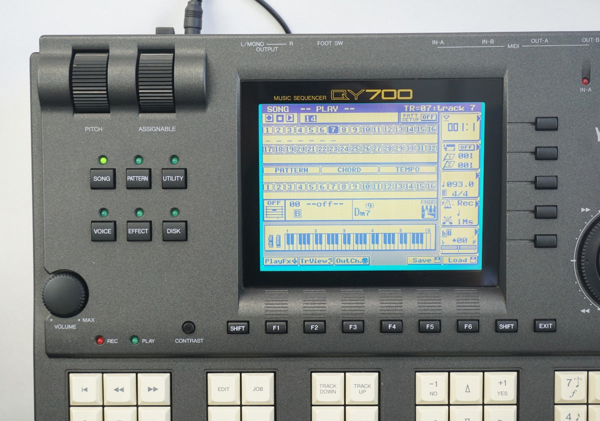 Yamaha QY700 Sequencer Workstation W/ MIDI Synthesiser Effects 
