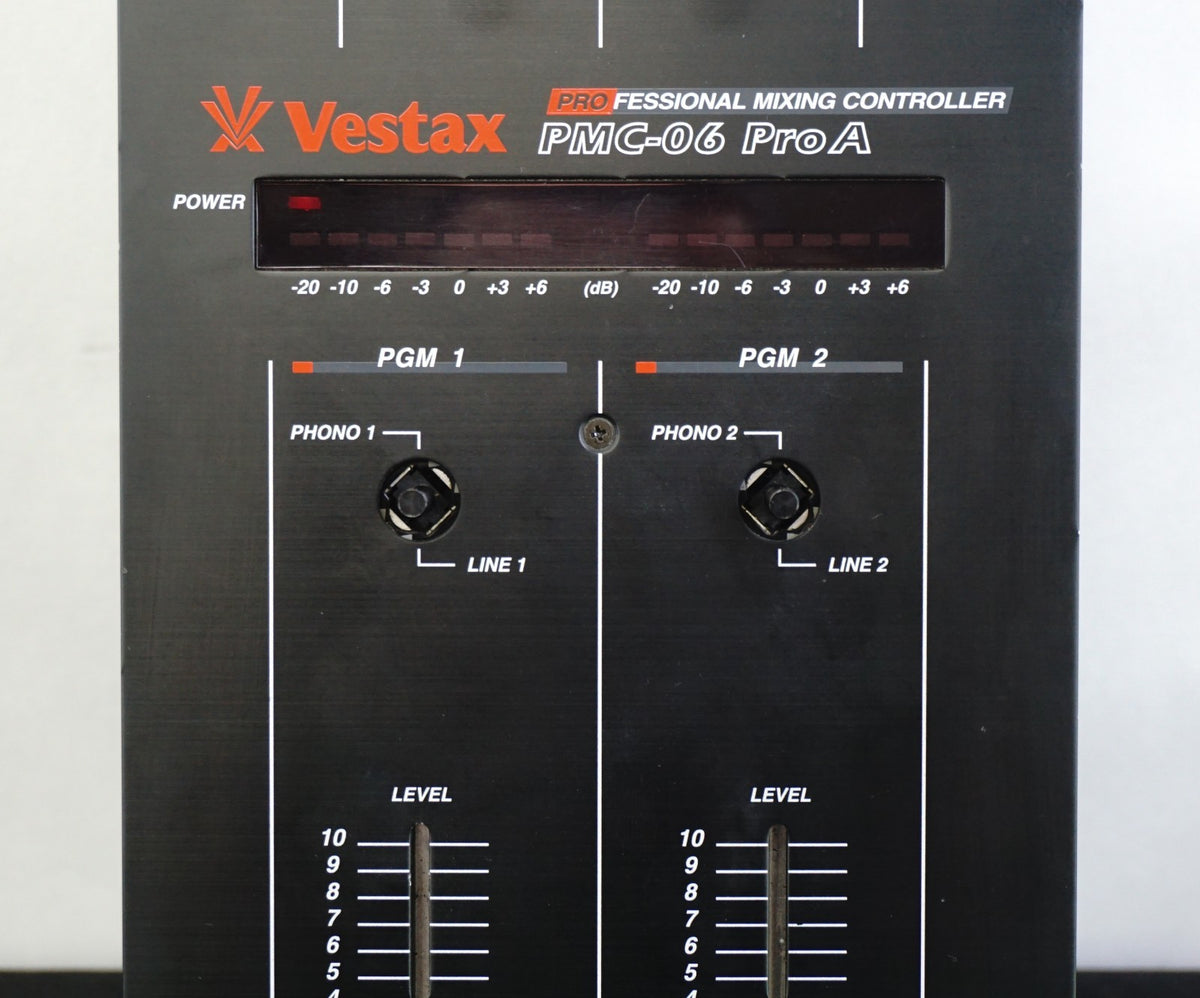 【通電確認済み】ミキシングコントローラー　Vestax PMC-06ProA Vestax PMC-06 Pro A Slim Professional Mixtick Mixer DJ Mixing