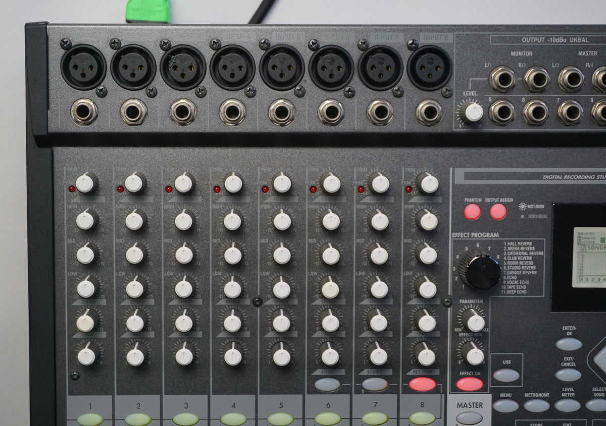KORG D888 8-Track Digital Recording Studio - Multi Track