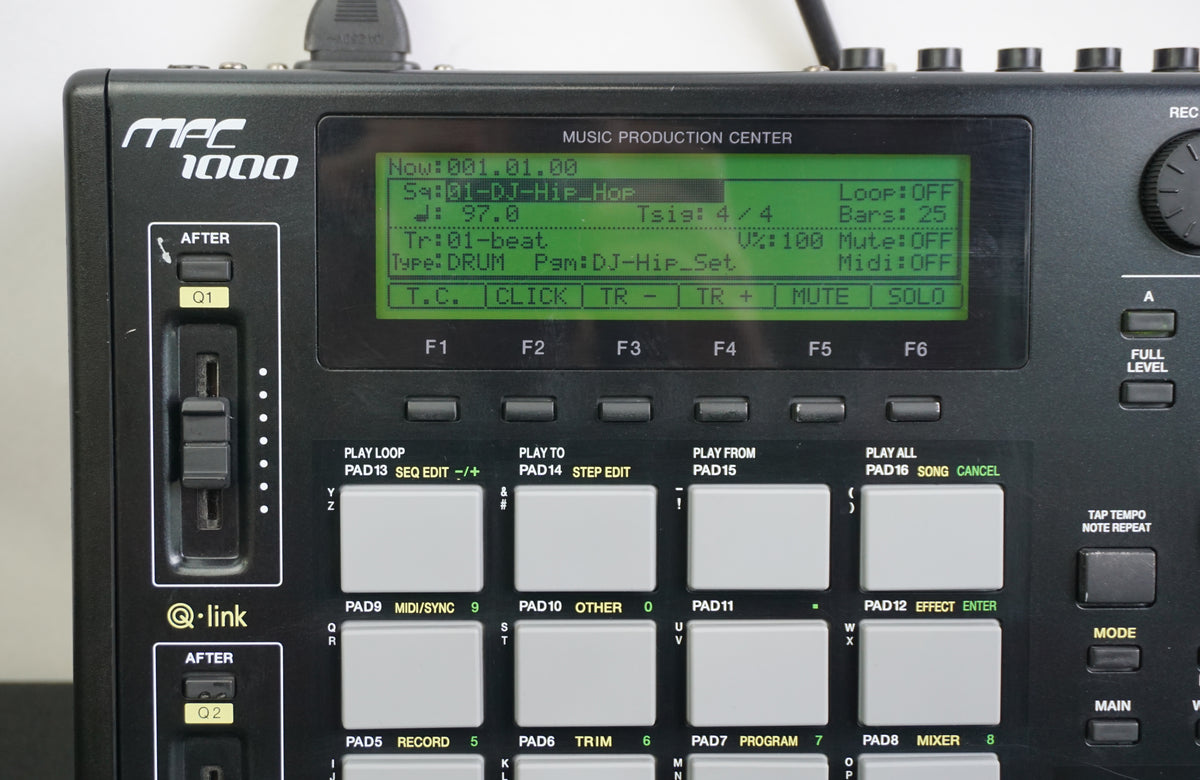 DJ機材 AKAI MPC1000 Akai MPC1000 (Vintage) | Fully Serviced Vintage Drum Machine