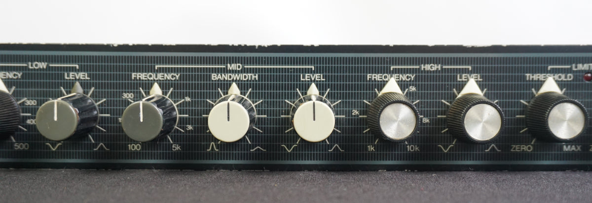 Vesta Fire J-1A Vintage Japanse Preamplifier 1U Rack Mount - 100V