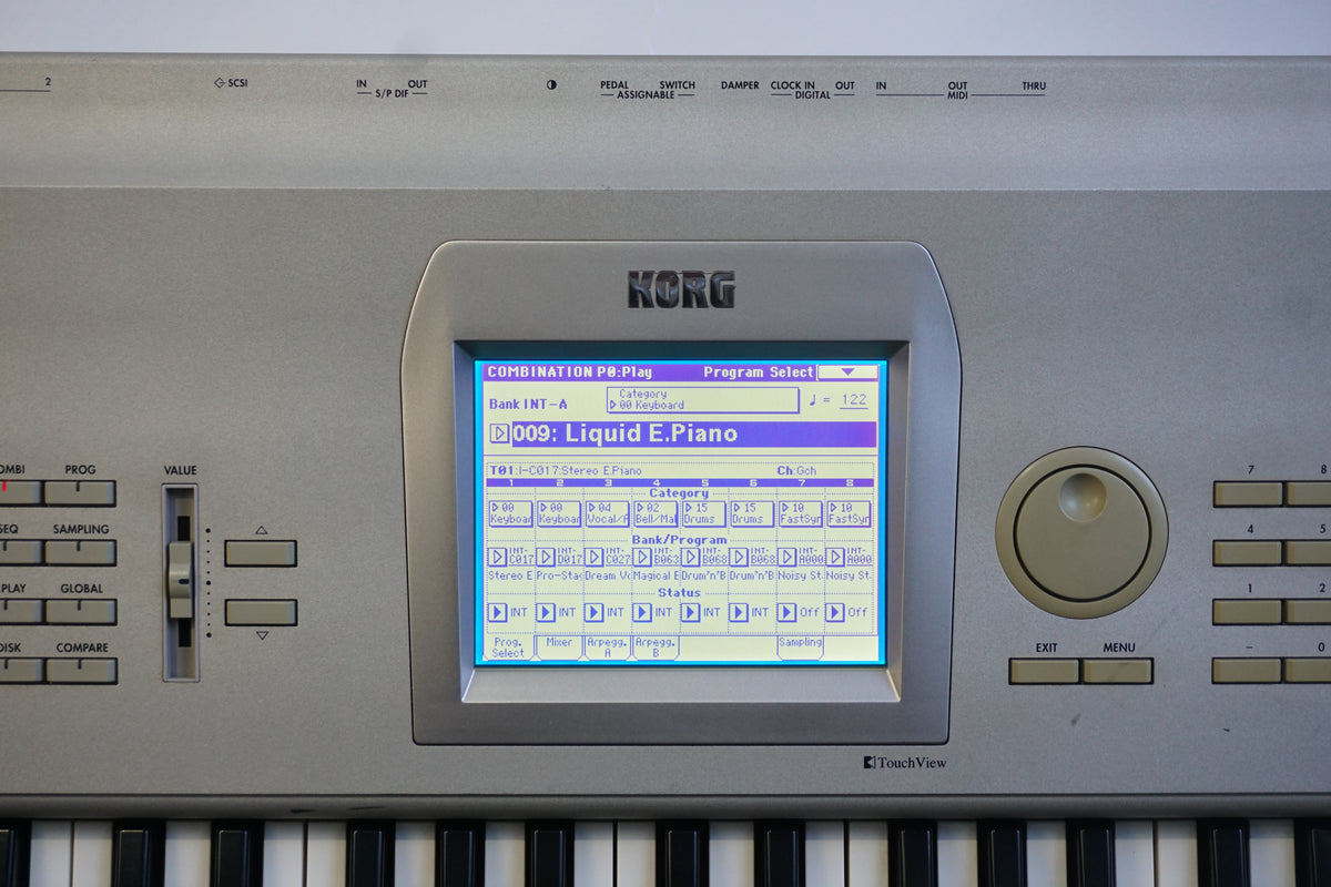Korg Triton Studio V2 61 Key Digital Workstation Synthesiser Korg Triton Studio V2 61 Key Digital Workstation Synthesiser