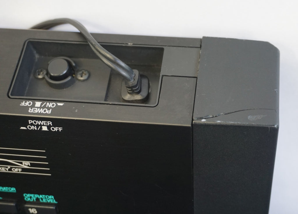 Yamaha V2 (DX11) Polyphonic Vintage 80's Digital FM Synthesiser