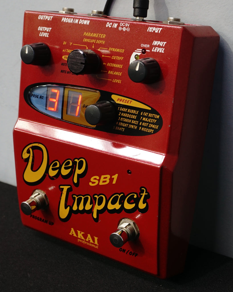 AKAI Deep Impact SB1 Synth Bass Processor Guitar Pedal LOFI Music