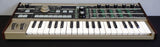 Korg MicroKorg Small Portable Analogue Modelling Synthesiser W/ Mic & Box!