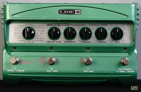 Line 6 DL4 Delay Modeler and Looper Programmable Green Electric Guitar Pedal