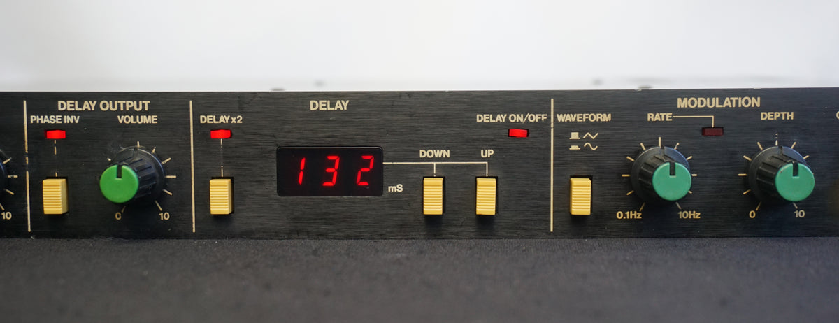 Roland SDE-2000 Vintage 80's Digital Delay 1U Rack Mount FX - 100V