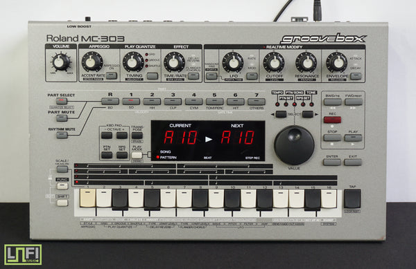 Roland MC-303 Dance系 Sequencer machine groove box シーケンサー