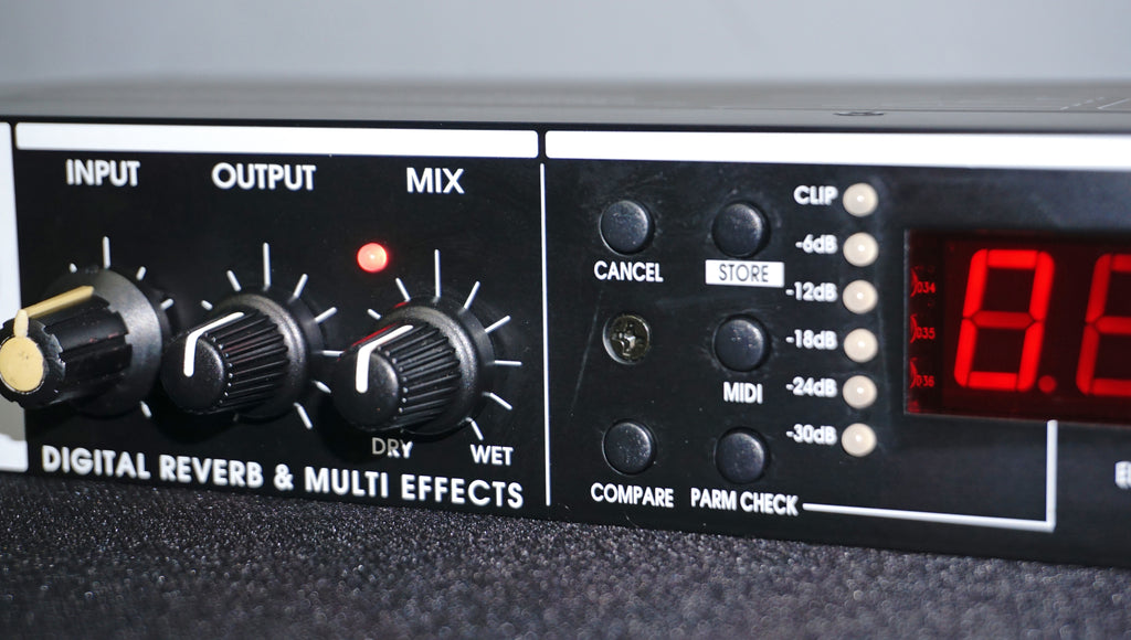 Zoom RFX-2200 Digital Reverb + Multi Effects Processor 1U Rack