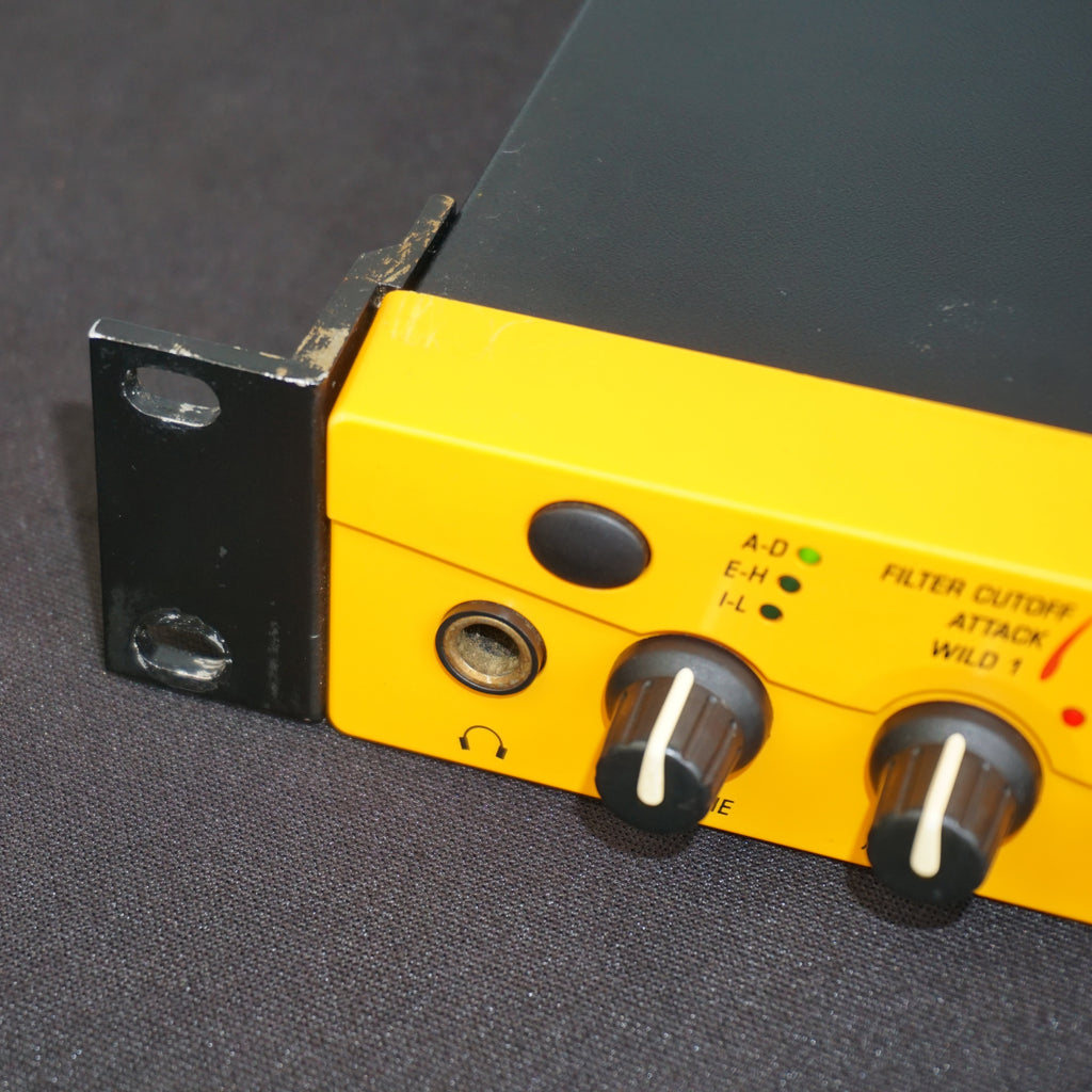 E-MU Xtreme Lead-1 64 Voice BPM Synthesiser Yellow 1U Rack Mount