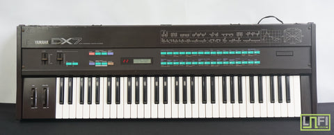 Yamaha DX7 Classic 80's Digital FM Polyphonic Synthesiser - 100V