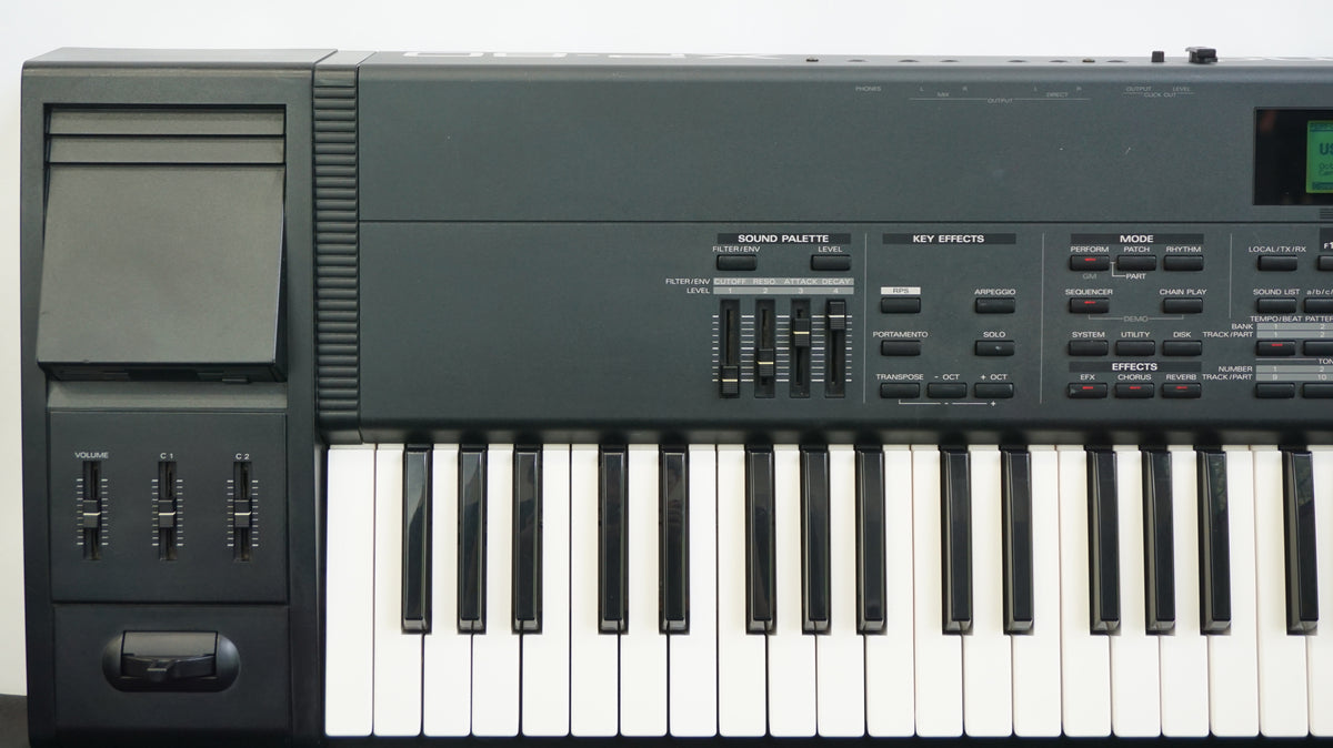 Roland XP-80 64 Voice Music Workstation Synthesiser Sequencer