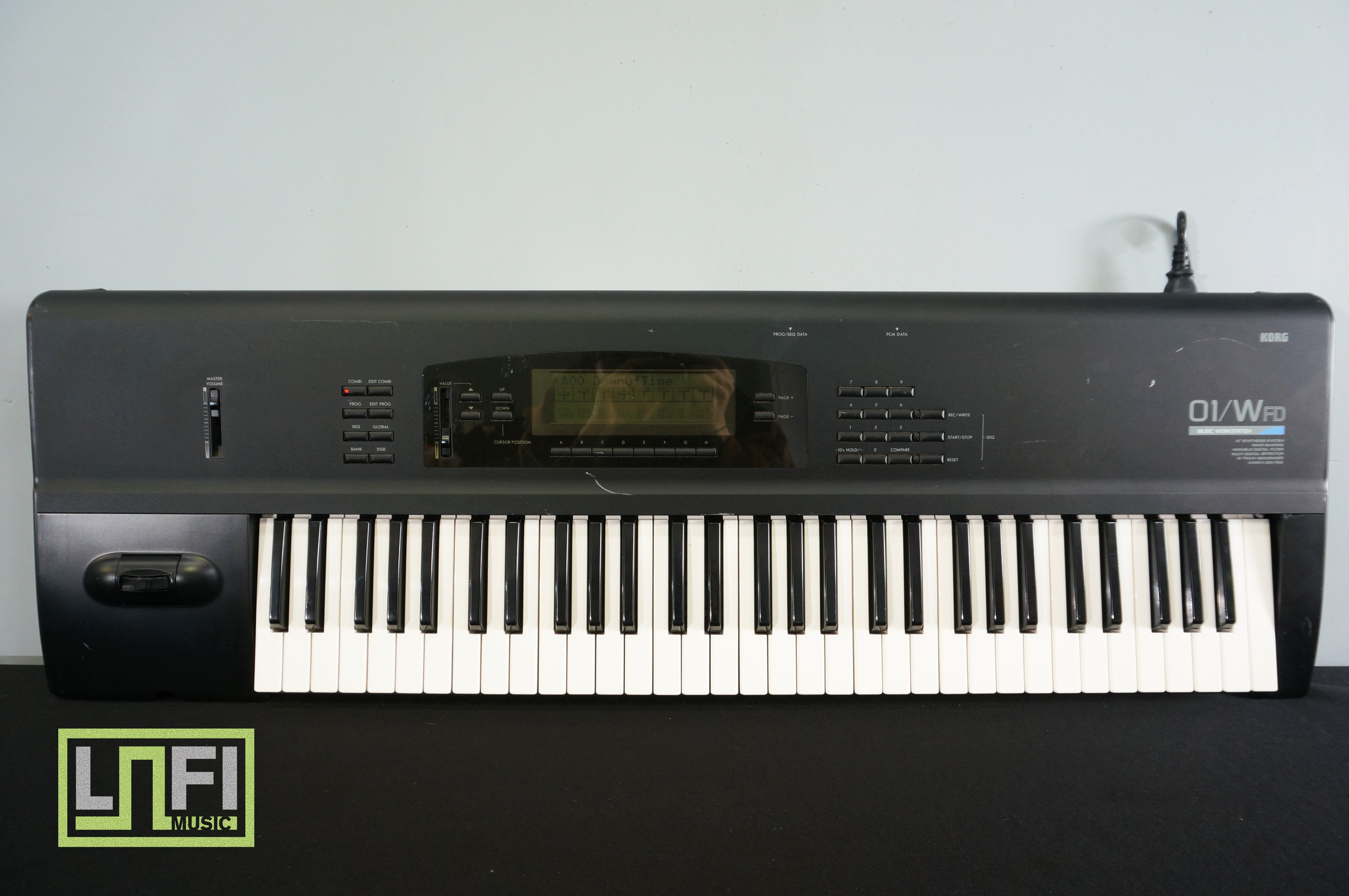 Korg 01/W FD 61 Key Music Workstation Synthesizer keyboard