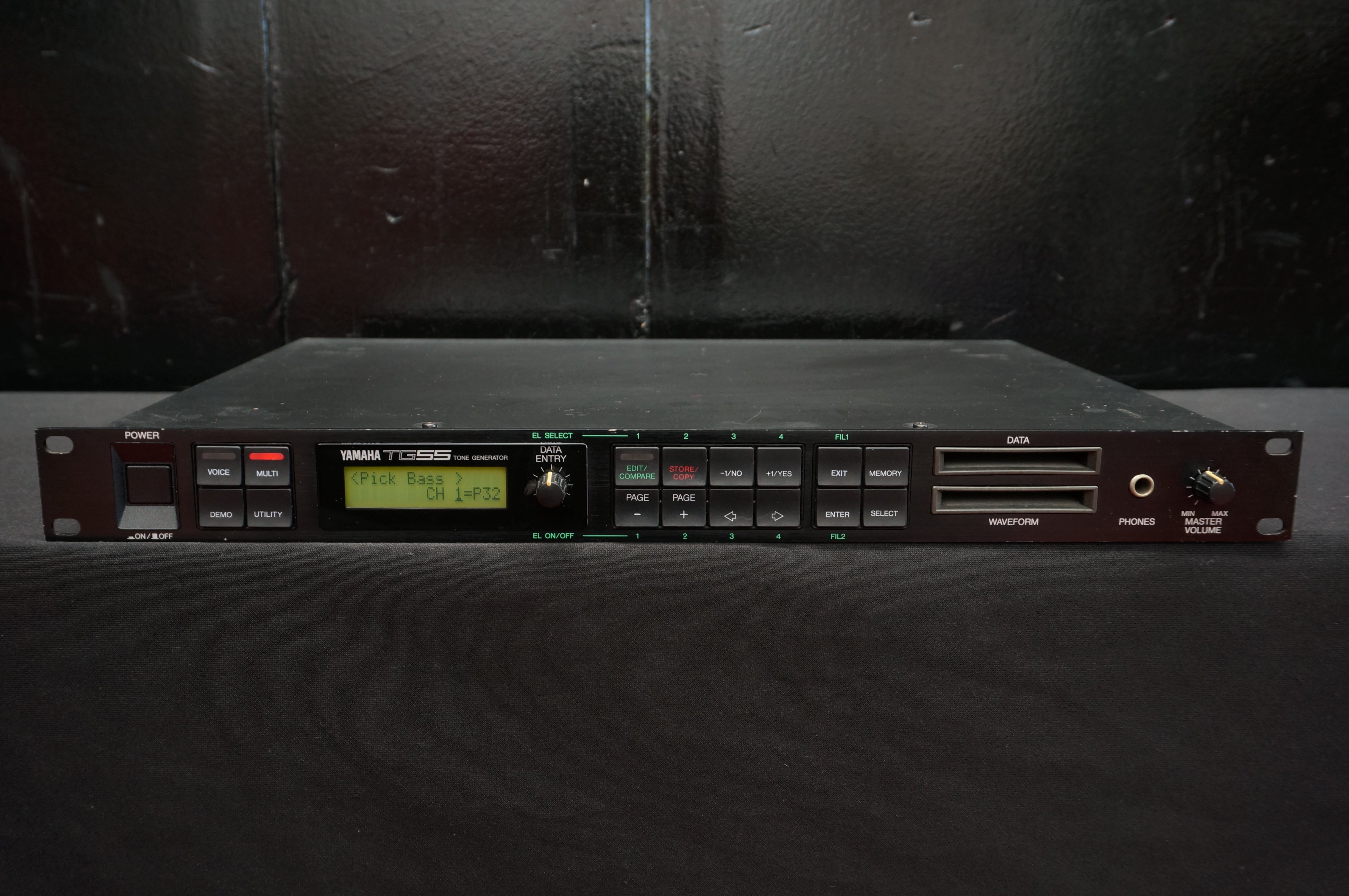 YAMAHA  TG55  動作品  ラック シンセ  音源 Yamaha TG55 (SY55) - 64 SynthCorner Presets Demo - YouTube
